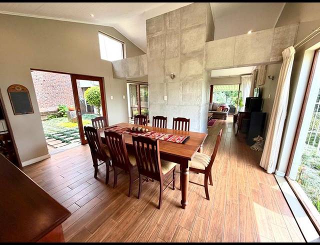 5 BEDROOM HOUSE FOR SALE IN CLARENDON